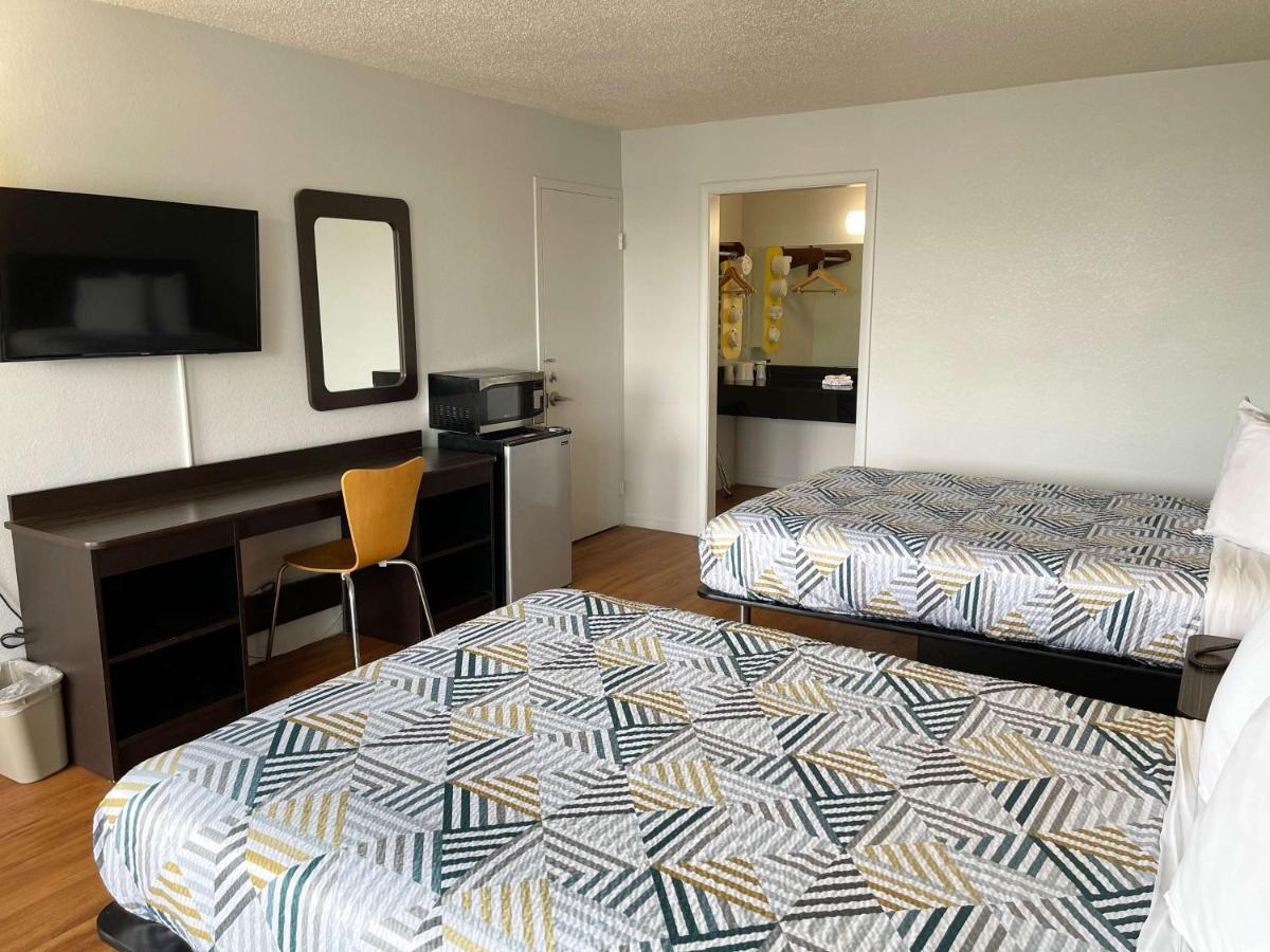 6-troy, Oh Hotel 2*